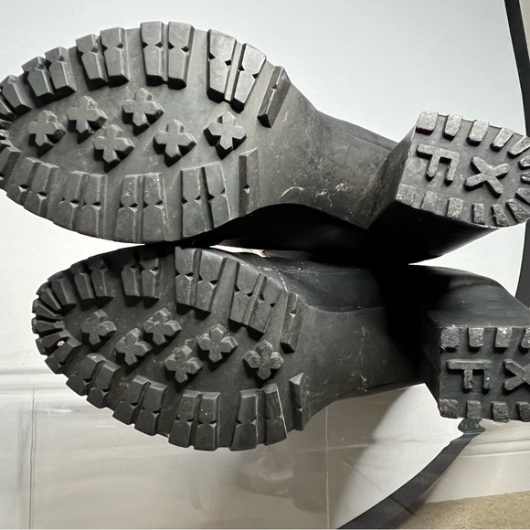 Cri de Coeur x Arden Wohl Women’s Tennyson Vegan Statement Boot in Black/White - Picture 5 of 7